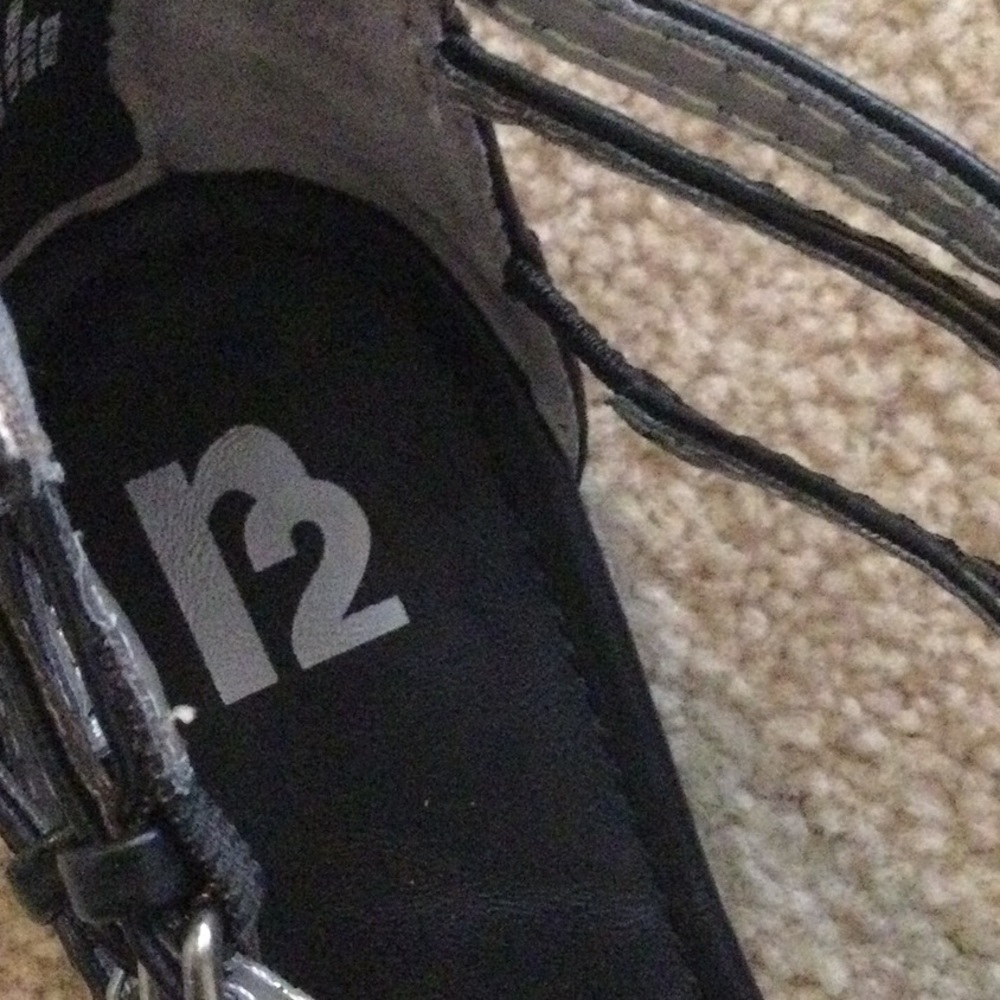 R2 Sandals - Picture 5 of 10